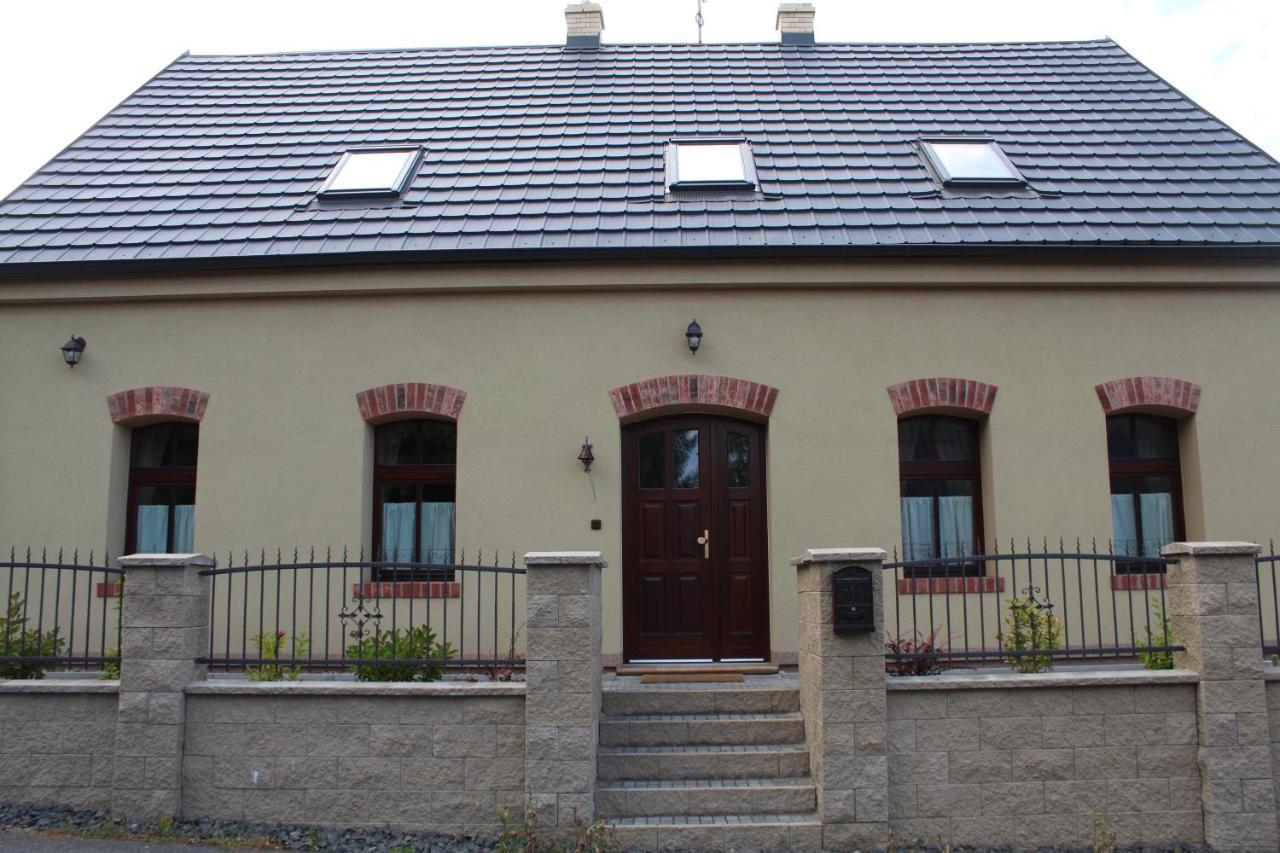 Chalupa Madla Kalek Exteriör bild